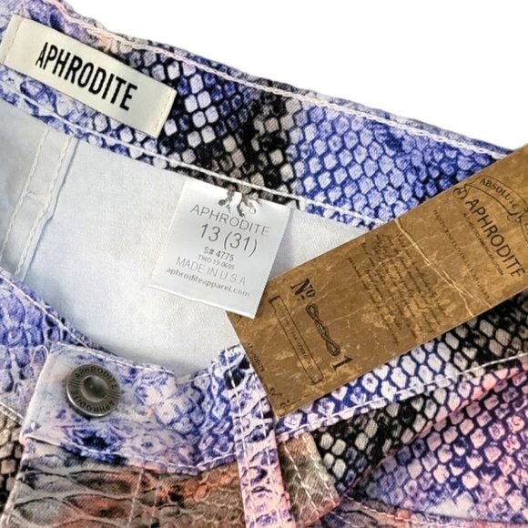 NWT Aphrodite Snake Print Rainbow Mermaid Scale Jeans 13 - Picture 4 of 4